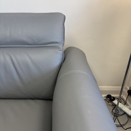Natuzzi Editions - Leggiadro Large Sofa with Double Electric Motion Natuzzi Editions - Leggiadro Large Sofa with Double Electric Motion